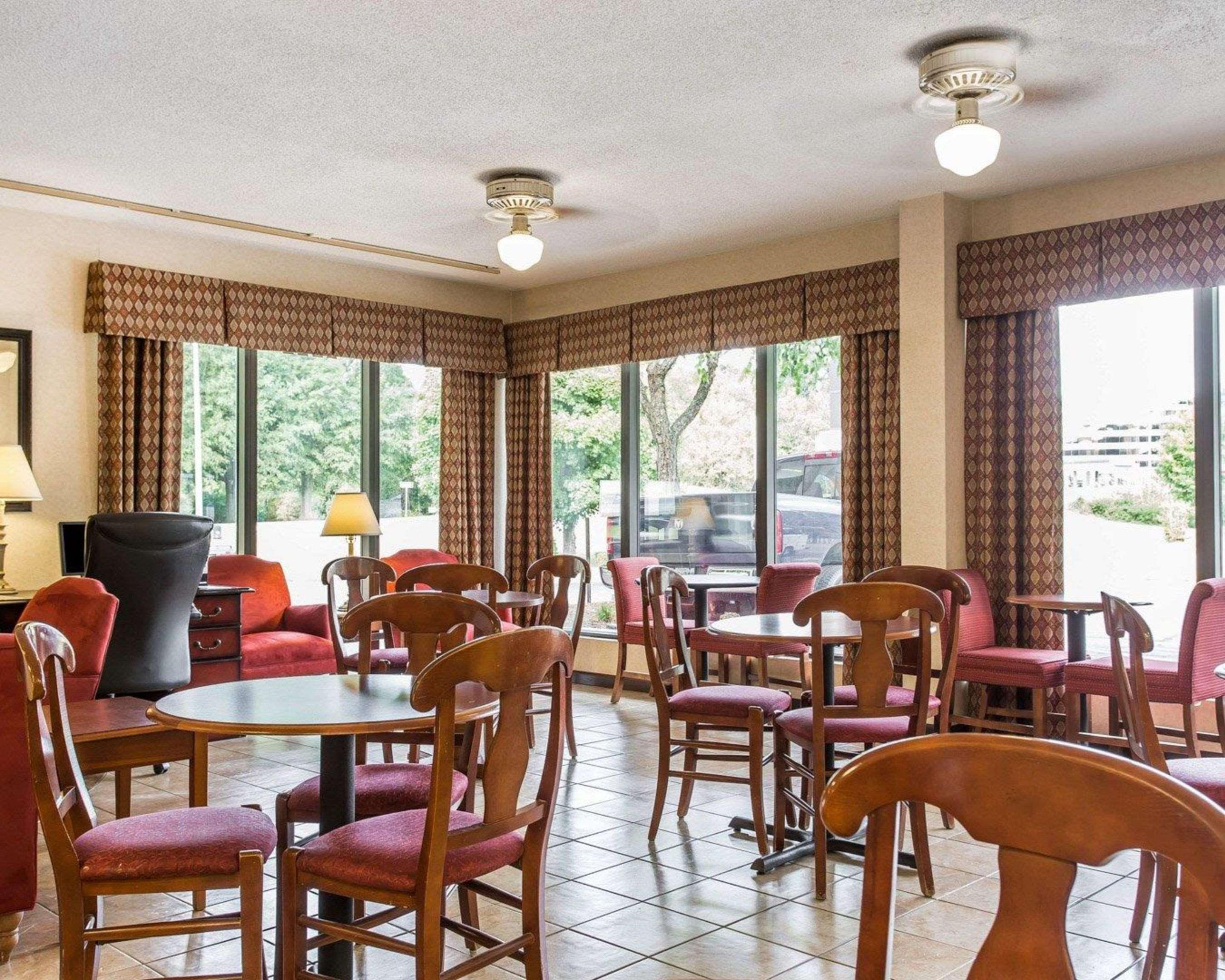 Quality Inn University Winston-Salem Exterior photo